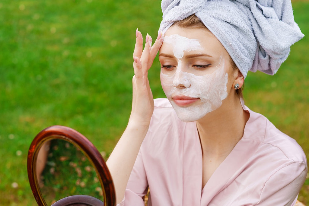 Comment préparer un gommage visage maison pour les peaux grasses ?