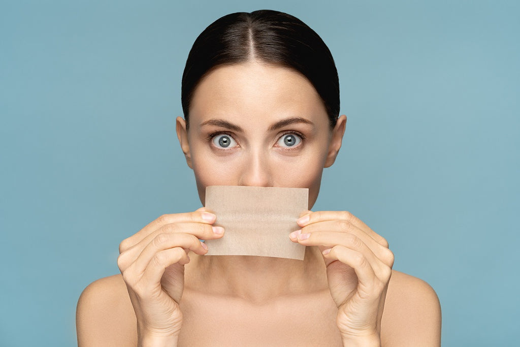 Ma peau est grasse sur mon visage : que dois-je faire ?