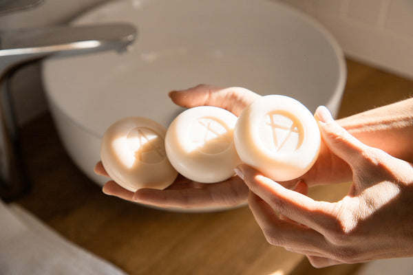 Peau irritée par le soleil : conseils experts pour réparer et hydrater naturellement.